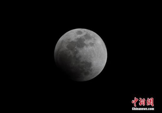 我要看藍(lán)月亮免費(fèi)資料，藍(lán)月亮免費(fèi)資料大放送！