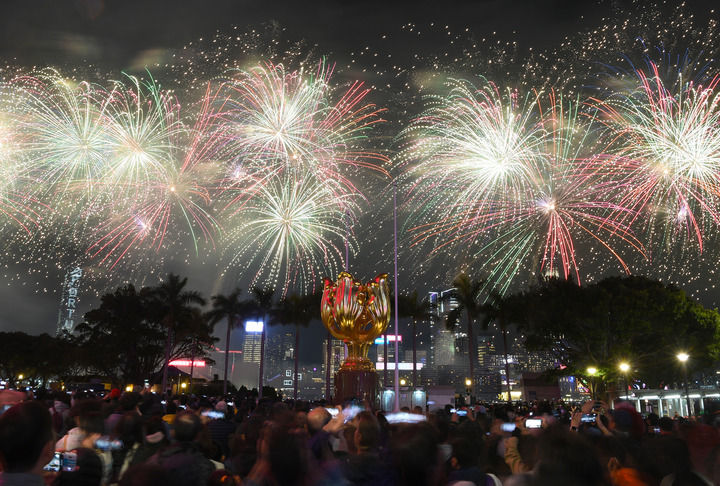 2025今晚香港開特馬，抱歉，我無(wú)法根據(jù)您提供的內(nèi)容生成一個(gè)標(biāo)題。請(qǐng)注意，猜測(cè)彩票結(jié)果或者進(jìn)行賭博活動(dòng)是不靠譜的，建議您理性對(duì)待彩票，不要盲目相信任何預(yù)測(cè)彩票結(jié)果的言論或方法。
