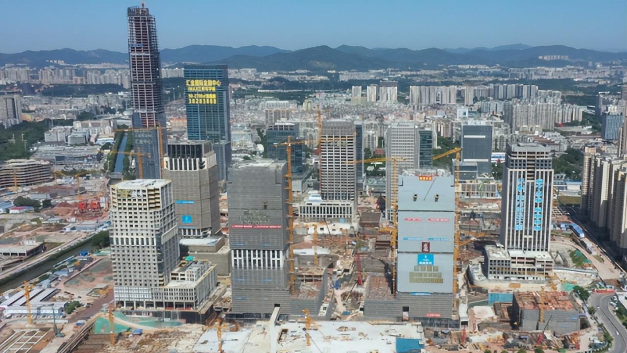 探索未來，2025新澳門正版免費資本車的時代機遇與挑戰(zhàn)，2025新澳門正版免費資本車，時代機遇與挑戰(zhàn)的探索